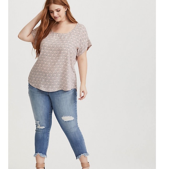 Multicolor Geo Print Open Back Georgette Blouse - Picture 2 of 8